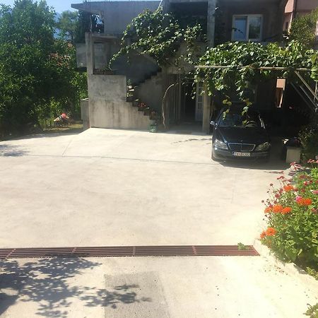 Milmaris Apartments Тиват Экстерьер фото