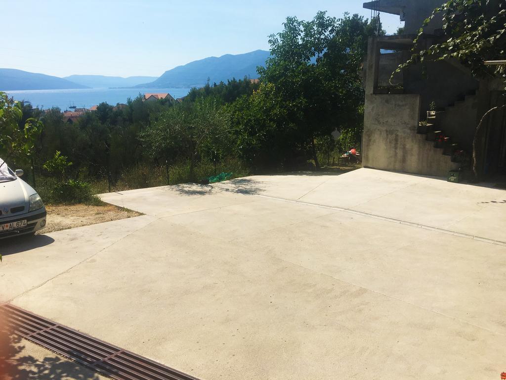 Milmaris Apartments Тиват Экстерьер фото